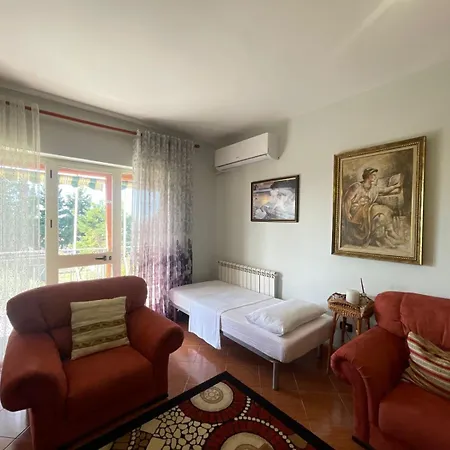 Tahiri 4 * Golem (Tirana)